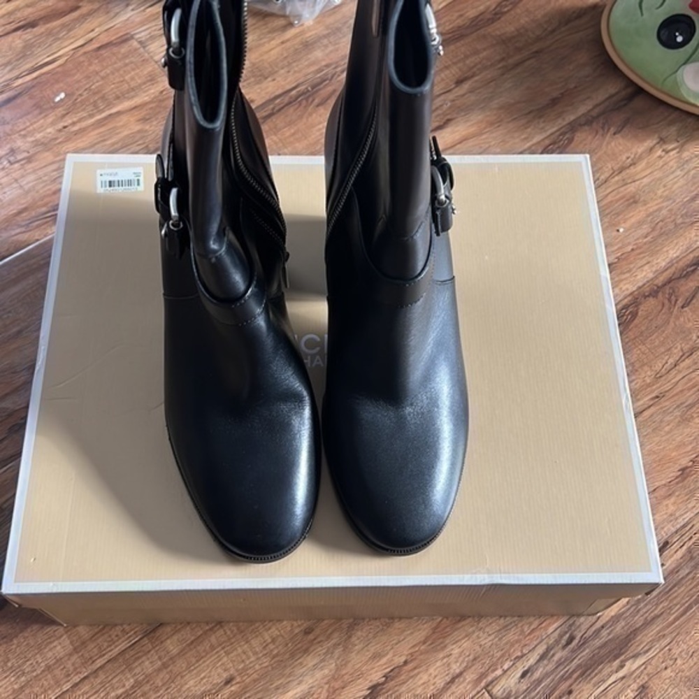 Michael Kors Bootie - Picture 2 of 15